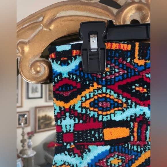 LulaRoe Aline Knee Length Patterned Skirt - Picture 2 of 3